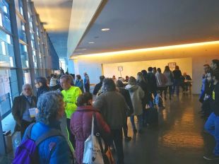 Cues per anar a votar a primera hora 