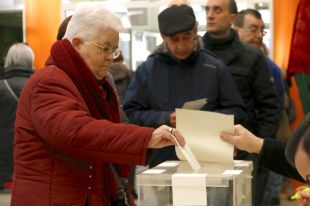 La participació a les sis de la tarda es dispara fins al 68,3%