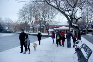 La nevada d'aquest migdia deixa gruixos de fins a tres centímetres a Puigcerdà