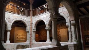 Acaba la restauració al claustre del Palau de l'Abadia de Sant Joan de les Abadesses