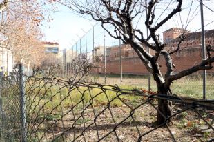 Figueres obrirà els jardins de l'antiga presó i l'aparcament interior del recinte per fer-hi un pàrquing