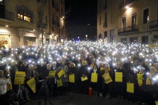 4.000 gironins fan tres minuts de silenci a la plaça del Vi per l'empresonament dels 'Jordis'