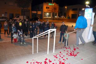Una quarantena de banyolins es manifesten en contra de la presència d'agents espanyols