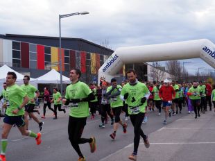 Més de 3.500 persones corren contra el càncer a les comarques gironines