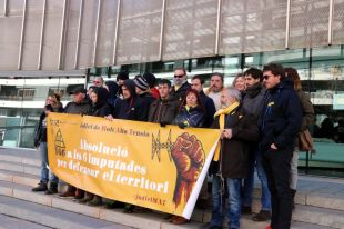 Demanen a la Generalitat retirar-se com a acusació particular en el judici contra els anti-MAT
