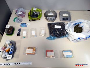 Ingressa a presó un home per traficar amb drogues en un pis de La Jonquera