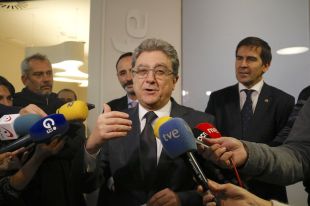 Millo nega que es vulgui segregar els alumnes per la llengua i qualifica el debat de ''pervertit''