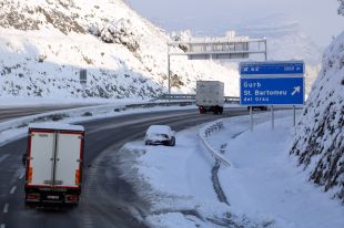 Millora la situació a les carreteres gironines per la neu 