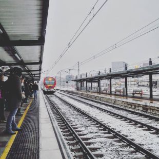 La neu provoca retards de més de 20 minuts a la línia del TAV