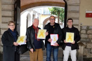 Entreguen 900 firmes al bisbe de Girona perquè reclami l'alliberament dels presos polítics