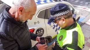 La Policia Local de Llançà implementa un sistema per alertar d'emergències a empreses i comerços