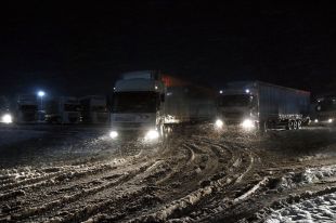 Tallades fins a sis carreteres secundàries per la neu