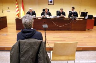 Condemnat a 5 anys i 11 mesos per enganyar un menor per Internet i abusar-ne sexualment a Olot
