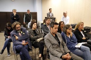 Recurs a la decisió d'investigar les xarxes per si es van fer crides a defensar els col·legis l'1-O