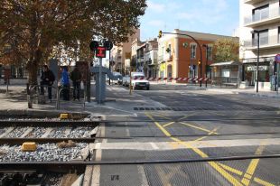 Figueres acorda amb Adif i l'Estat començar a treballar per eliminar els passos a nivell