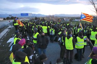 La cara i la creu del tall de l'AP-7 a Figueres