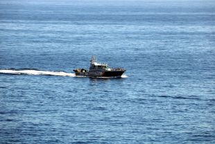 Reprenen la recerca de l'home que va caure d'un ferri davant de la costa de Palamós