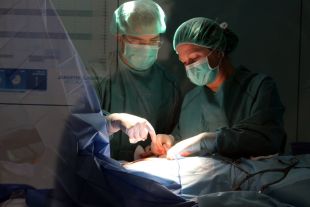 El Trueta implanta amb èxit el primer desfibril·lador subcutani a un pacient amb arítmies