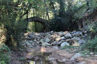 Arbúcies desencalla la reforma de la resclosa del Molí de les Pipes