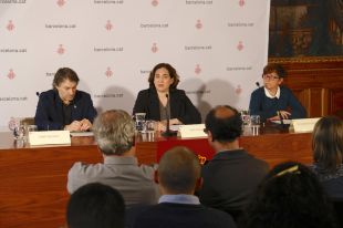 Ripoll i Barcelona signen un conveni per prevenir els extremismes violents