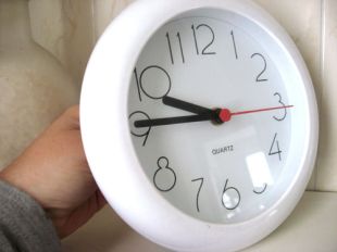 La matinada del diumenge s'endarrereix una hora el rellotge