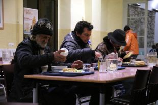 Sis entitats socials gironines acusen part de l'equip de govern ''d'estigmatitzar i criminalitzar'' la pobresa