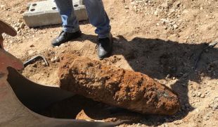 Troben un artefacte de la Guerra Civil a les obres del passeig Rius i Calvet a Sant Feliu de Guíxols
