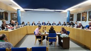 El ple d'Olot aprova rebatejar la Plaça del Teatre per la de l'1 d'Octubre