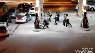 Un home amenaça la policia amb una motoserra i un matxet de grans dimensions a Palafrugell
