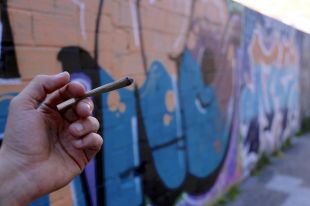 La meitat d'adolescents que intenten deixar l'alcohol i la marihuana no ho aconsegueixen