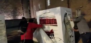Identificats els encaputxats de l'atac feixista als tòtems dels presos polítics a Girona
