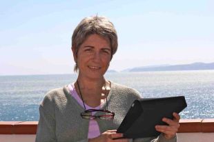 Una militant de Cs i excap de llista al Senat, autora de l'atac feixista als tòtems dels presos polítics