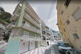 Un pintor de 42 anys, en estat greu després de caure des d'un cinquè pis a Blanes