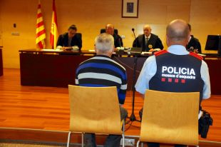 Jutgen un acusat de violar una nena de 12 anys a l'aparcament de l'estació de trens de Blanes 