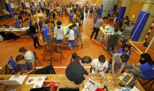 El Col·legi Santa Maria organitza la primera Competició Robòtica Educativa de Blanes