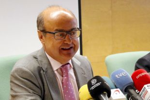 Barrientos fa una crida des de Girona a tenir espais públics sense símbols