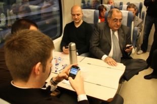 Twitter sobre rails amb el conseller Nadal per parlar sobre el traspàs de regionals i les incidències ferroviàries