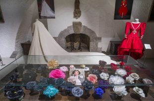 Una exposició mostra la vida de Carmen Mateu, ànima de la Fundació Castell de Peralada