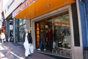 Els comerciants de la Jonquera esperen que l'augment del preu del tabac a França faci pujar les vendes