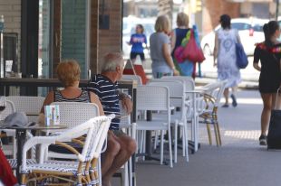 Lloret permet les terrasses a la riera i l'alcalde titlla les queixes d'''oportunisme polític''