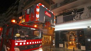 Un coet impacta contra un pis a Blanes i obliga a desallotjar tot l'edifici durant la Revetlla de Sant Joan