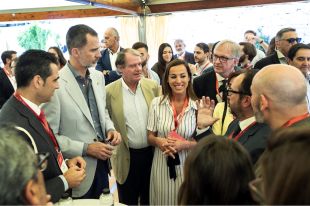 Els reis d'Espanya acaben els actes a les comarques gironines envoltats de polèmica