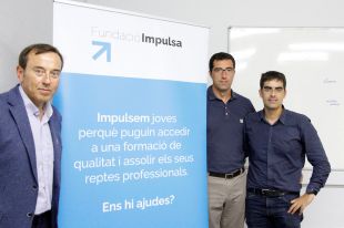 Dinou alumnes de la Garrotxa rebran una beca de la Fundació Impulsa per fer FP