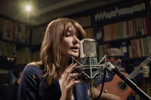 Carla Bruni debuta demà a Peralada amb el seu darrer treball