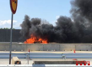 L'incendi d'un vehicle a l'N-II a Sils provoca llargues cues