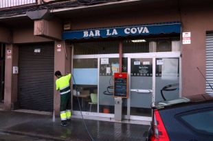 El jutge envia a presó l'acusat de matar a ganivetades un home en un bar de Salt el dimecres