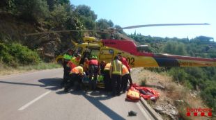Un ciclista de 58 anys queda ferit greu en caure per un barranc de set metres a Cadaqués