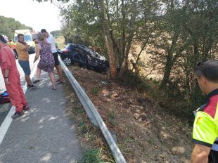 Quatre ferits en sortir de la via amb un vehicle a la C-65 a Llagostera
