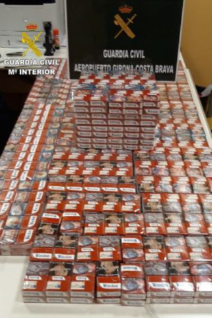 Confisquen productes falsificats i de contraban per valor de 102.300 euros en inspeccions a Lloret i Roses