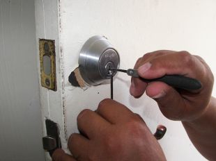 Què s’ha de valorar al contractar professionals de la seguretat domèstica